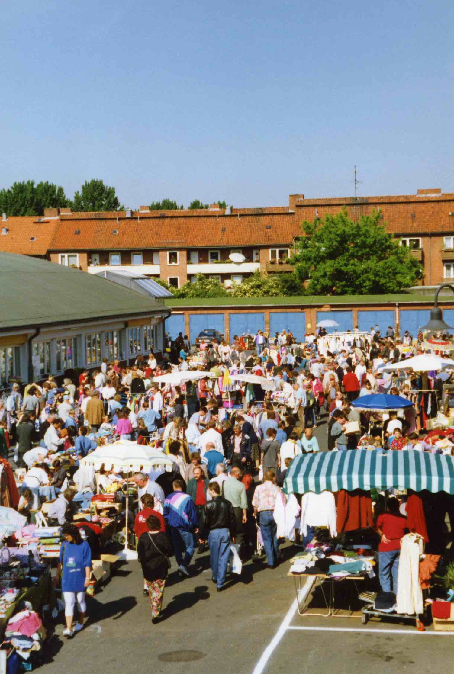 Flohmarkt hoch.jpg